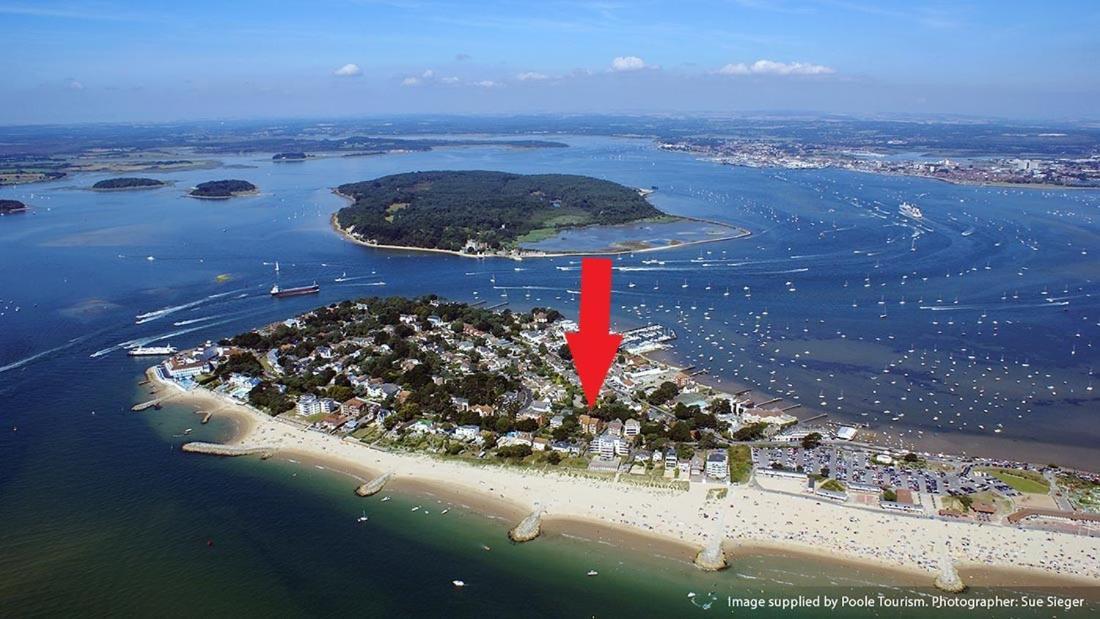 Top Floor Sandbanks Apartment With Free Parking Just Minutes From The Beach And Bars Canford Cliffs Ngoại thất bức ảnh